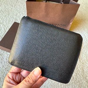 Louis Vuitton “Florin” Men’s wallet